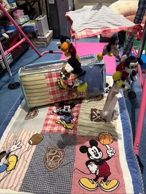 Disney Mickey Mouse nursery set